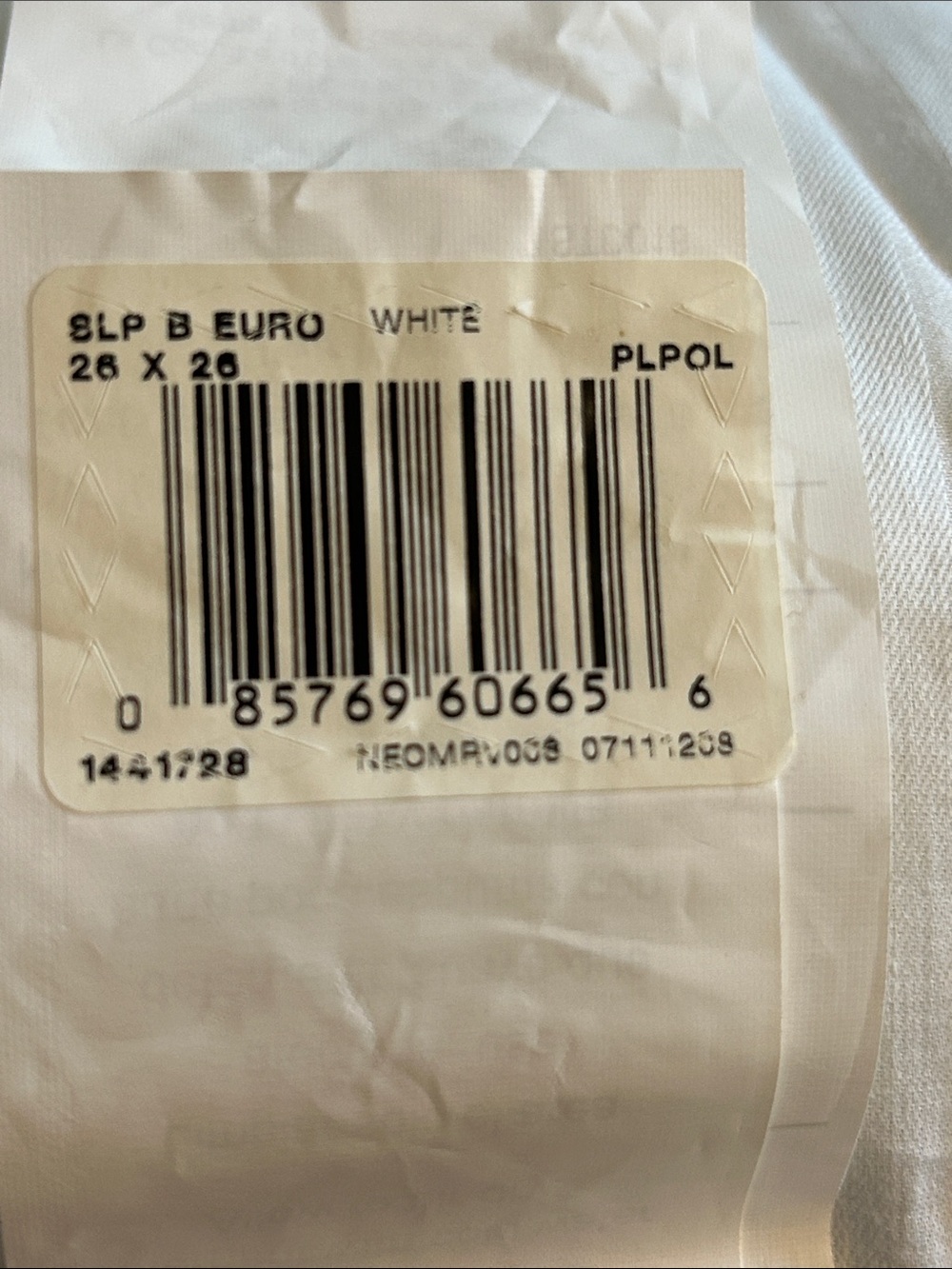 26x26 Euro Pillow Inserts, Like New - Set of 2 - Picture 6 of 9